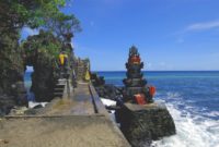 Objek Wisata Alam Pura Batu Bolong Lombok